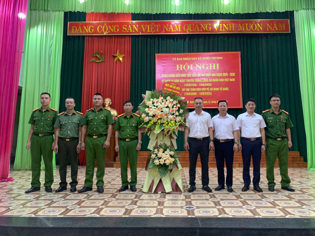 NGHĨA PHƯƠNG 16 tập thể và 34 cá nhân được tuyên dương điển hình tiên tiến.